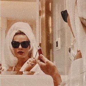 Meet your Posher, Briana